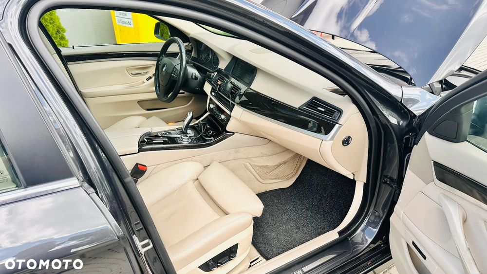 BMW Seria 5 530d xDrive - 11