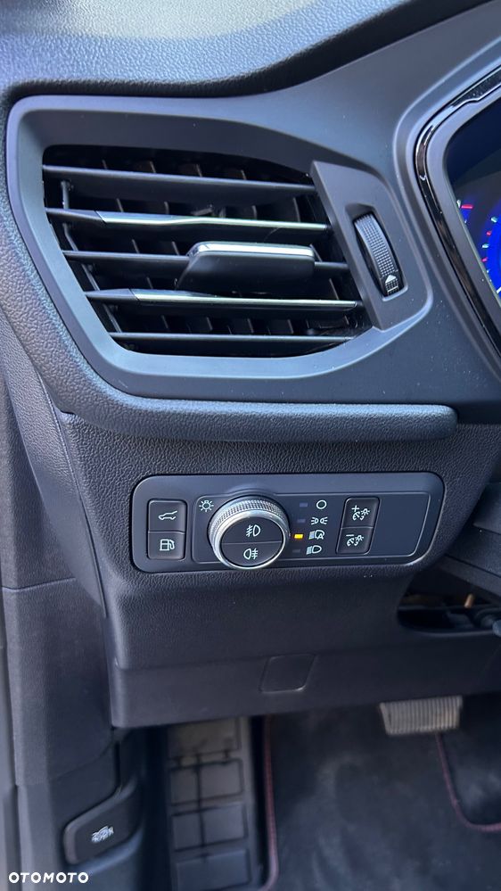Ford Kuga - 28