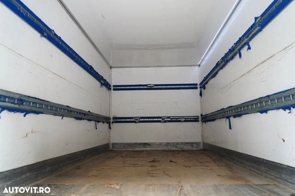 Iveco DAILY 35-160 / CONTAINER 4.2 M / LIFT - 750 kg / TWIN GVWR: 3500 KG - 18