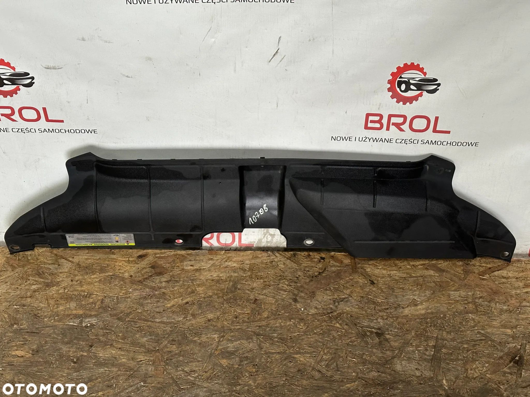 OSŁONA NAKŁADKA PASA PRZEDNIEGO AUDI A4 B8 LIFT  8K0807081B - 1