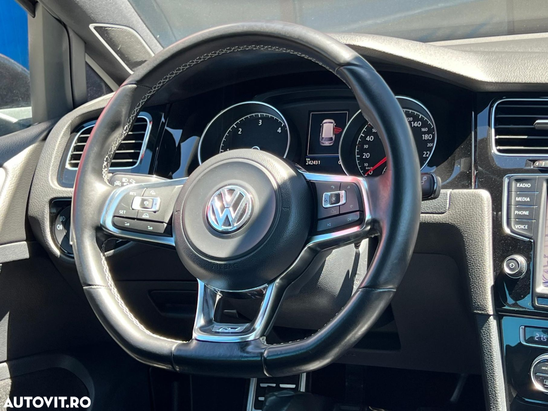 Volkswagen Golf - 9