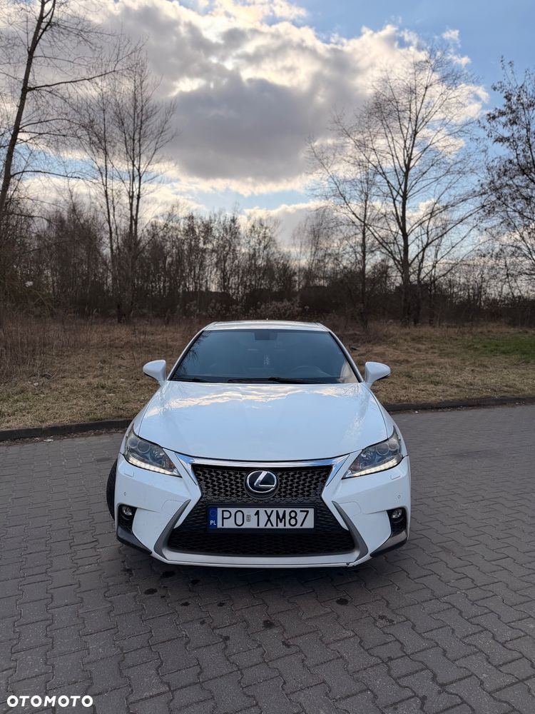 Lexus CT 200h F Sport - 24