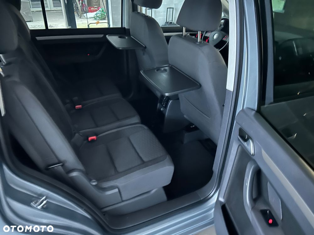 Volkswagen Touran 2.0 TDI DPF BlueMotion Technology Comfortline - 23