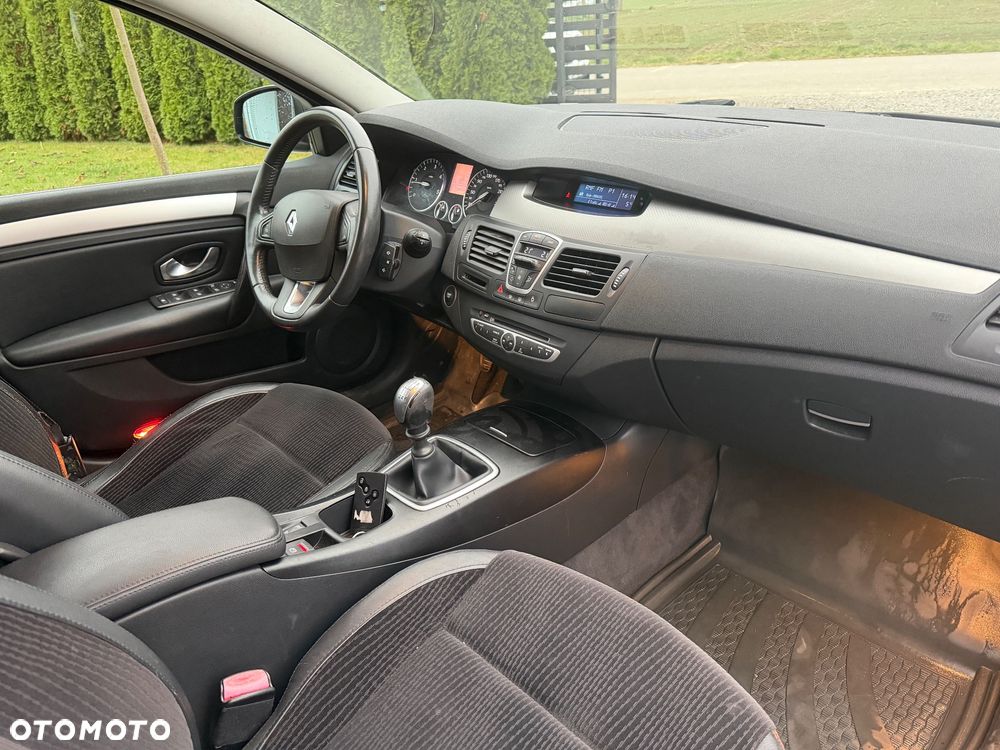 Renault Laguna 2.0 dCi Privilege - 25