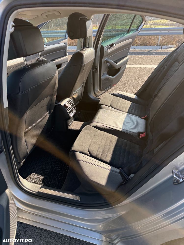 Volkswagen Passat - 14