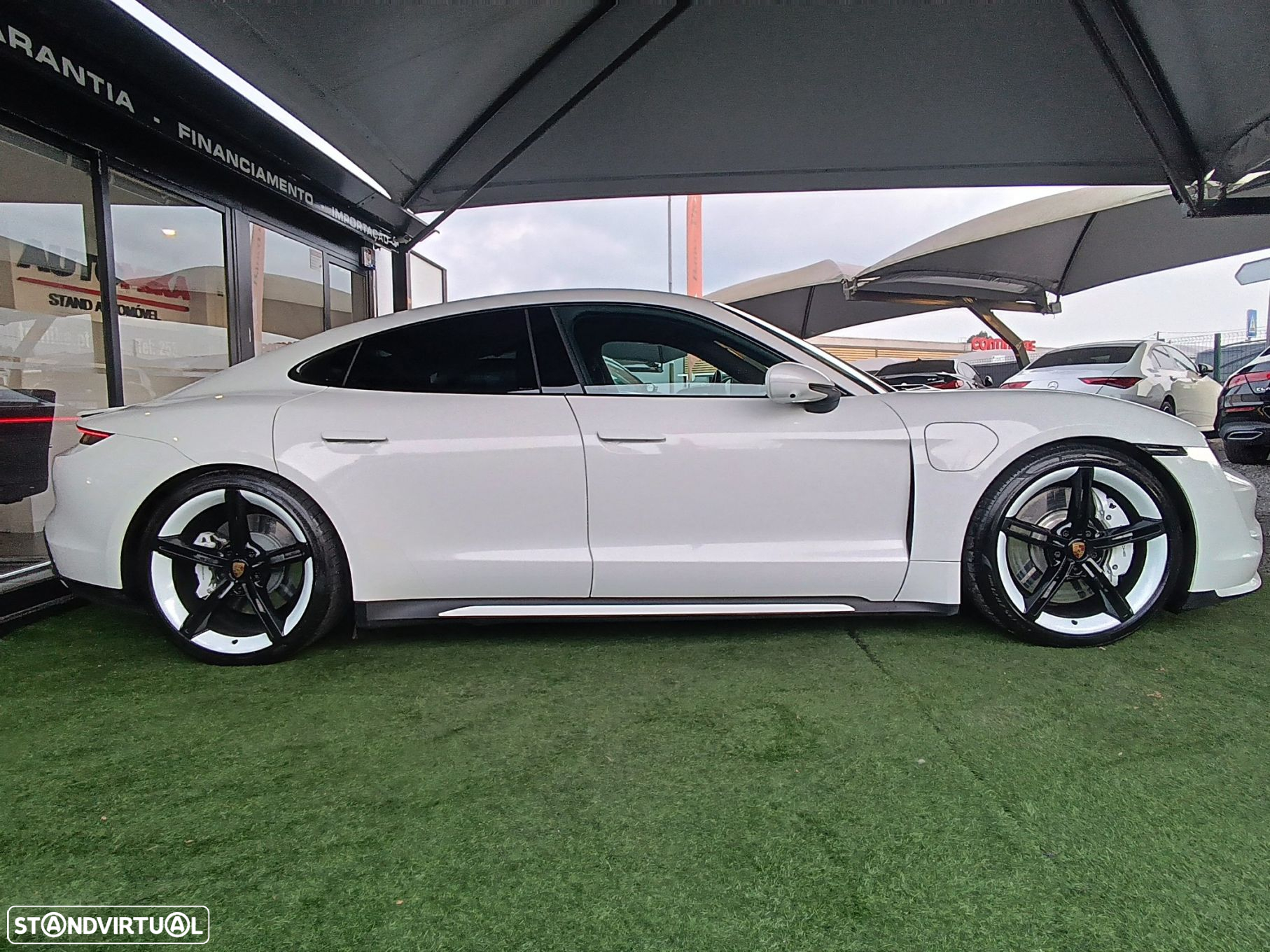 Porsche Taycan Turbo - 2