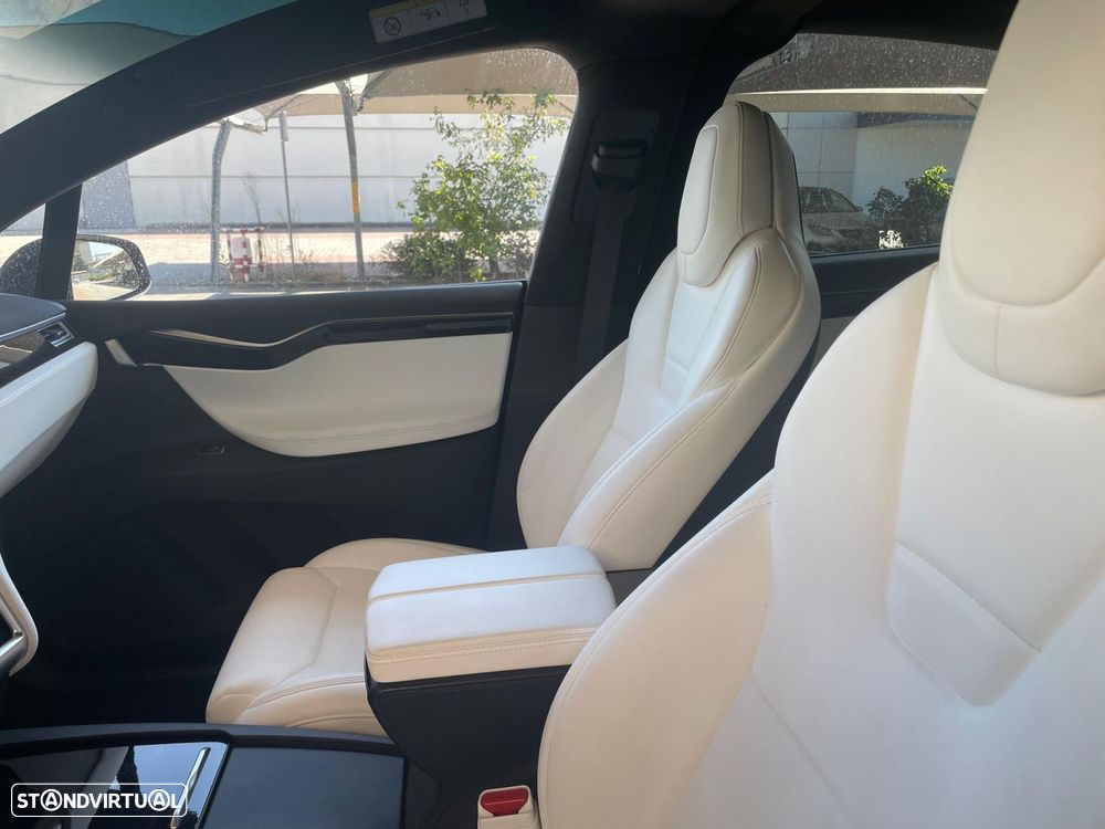 Tesla Model X 100D - 8