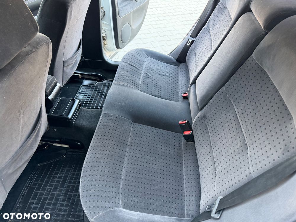 Volkswagen Passat 1.8 - 12