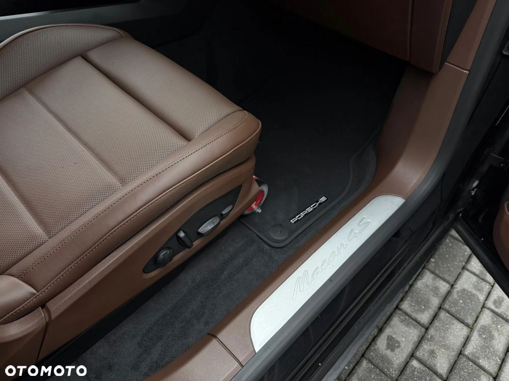 Porsche Macan - 20