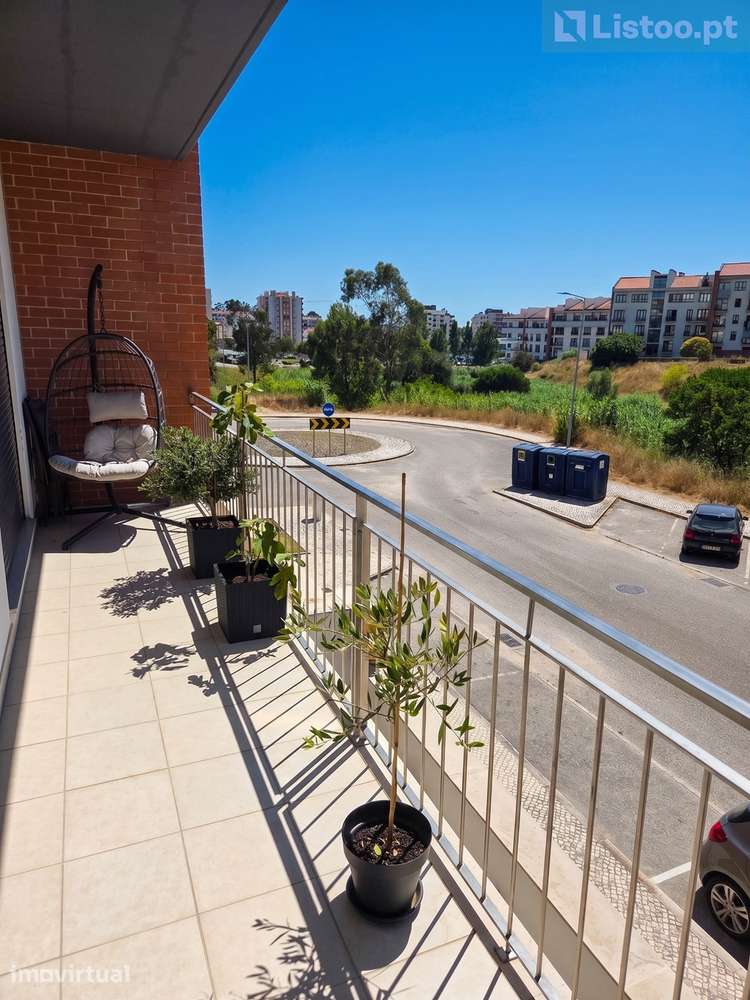 Apartamento T3 c/ Varandas Amplas e Garagem Box - Grande imagem: 2/20