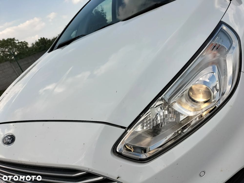 Ford S-Max - 16
