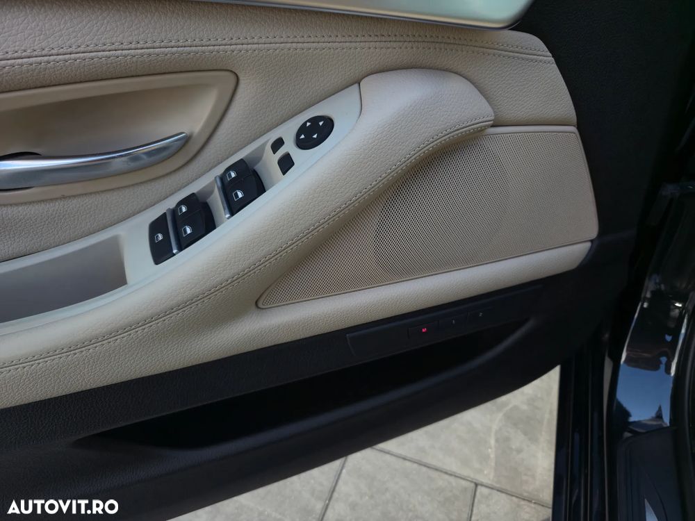BMW Seria 5 520d Touring Aut. Luxury Line - 40