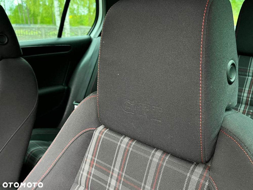 Volkswagen Golf 2.0 GTI DSG - 26