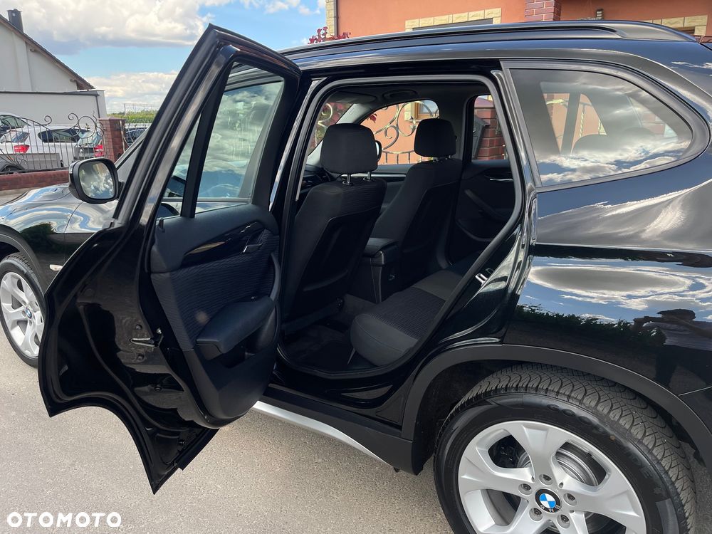 BMW X1 sDrive18d xLine - 24