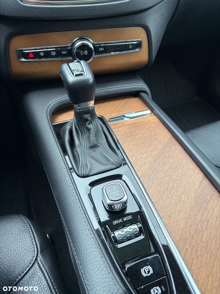 Volvo XC 90 T6 AWD Geartronic Momentum - 13