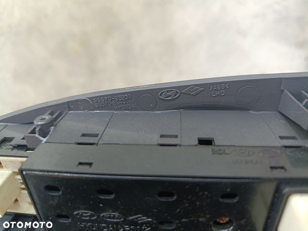 PANEL STEROWANIA SZYB  HYUNDAI TUCSON I 93570-2E200 - 6