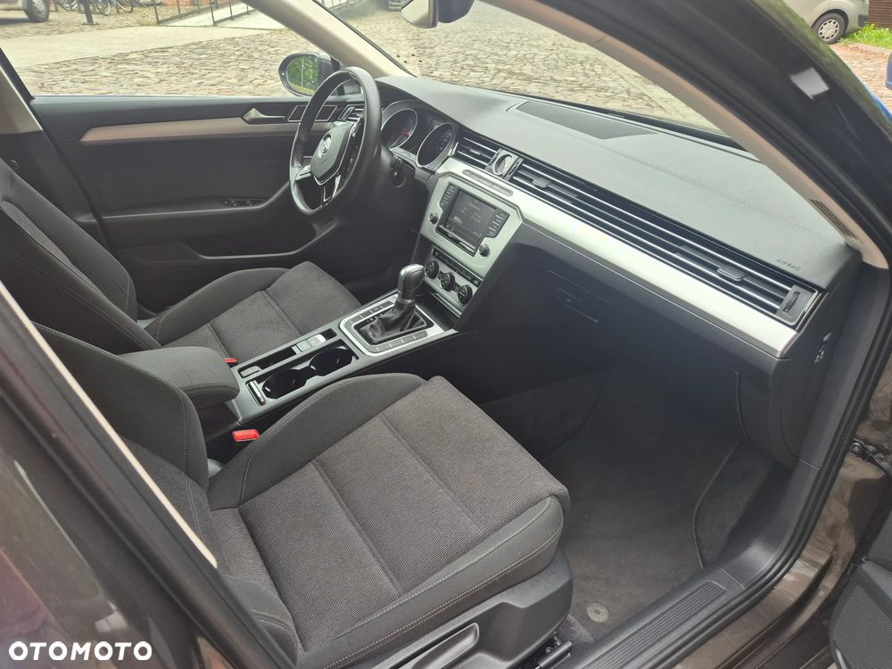 Volkswagen Passat 2.0 TDI (BlueMotion Technology) DSG Comfortline - 10