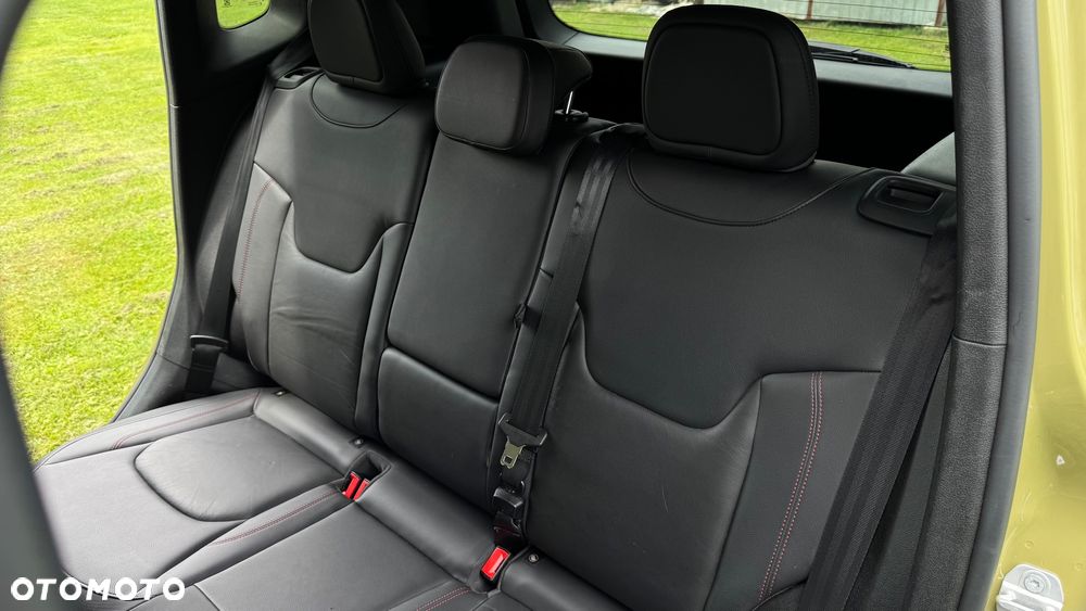 Jeep Renegade - 12