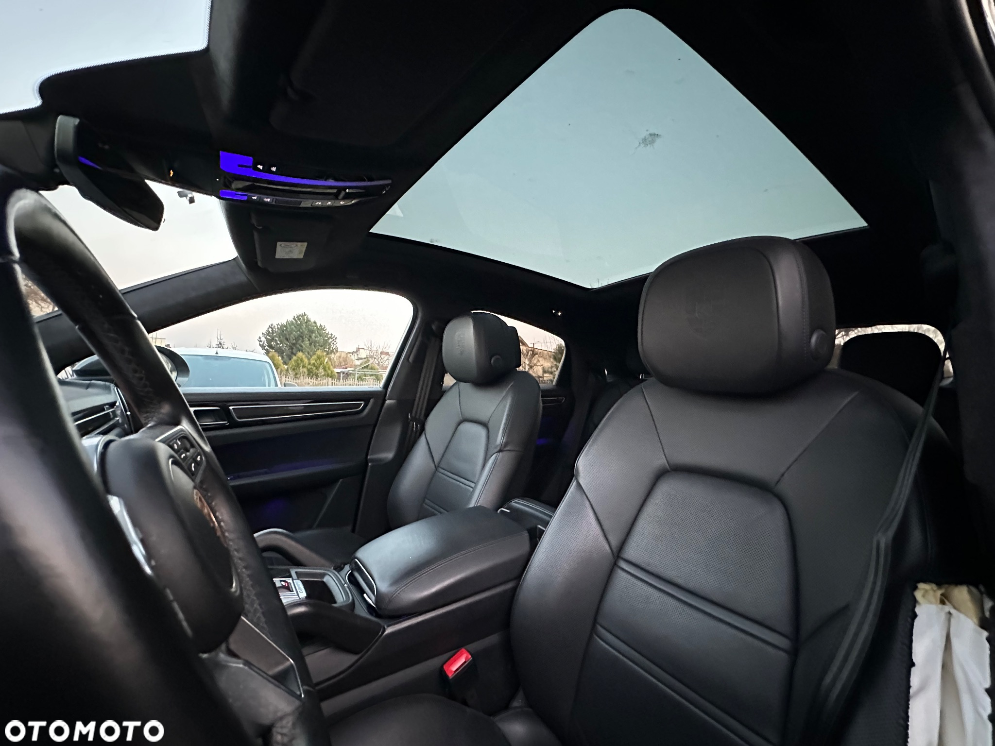 Porsche Cayenne Coupe E-Hybrid Platinum Edition - 20