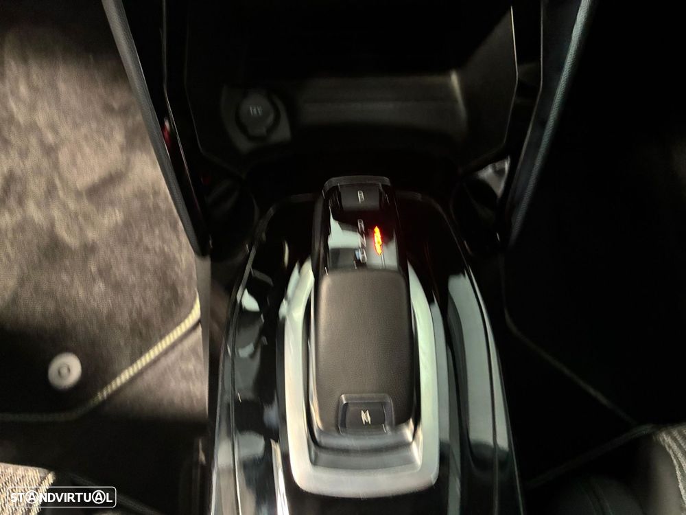 Peugeot 2008 1.2 PureTech GT EAT8 - 29