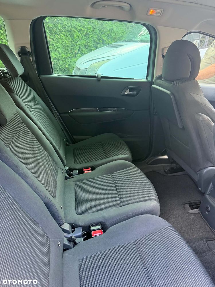 Peugeot 5008 - 8