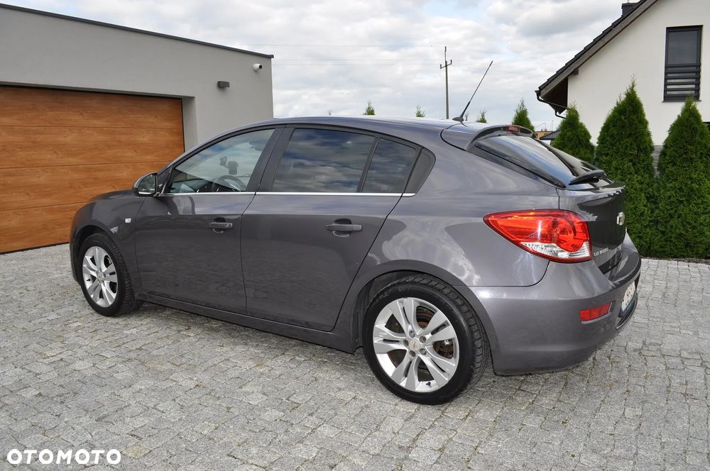 Chevrolet Cruze - 8