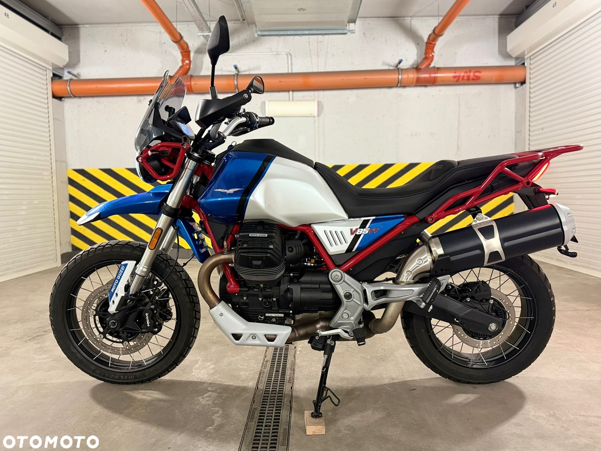 Moto Guzzi V85 - 2