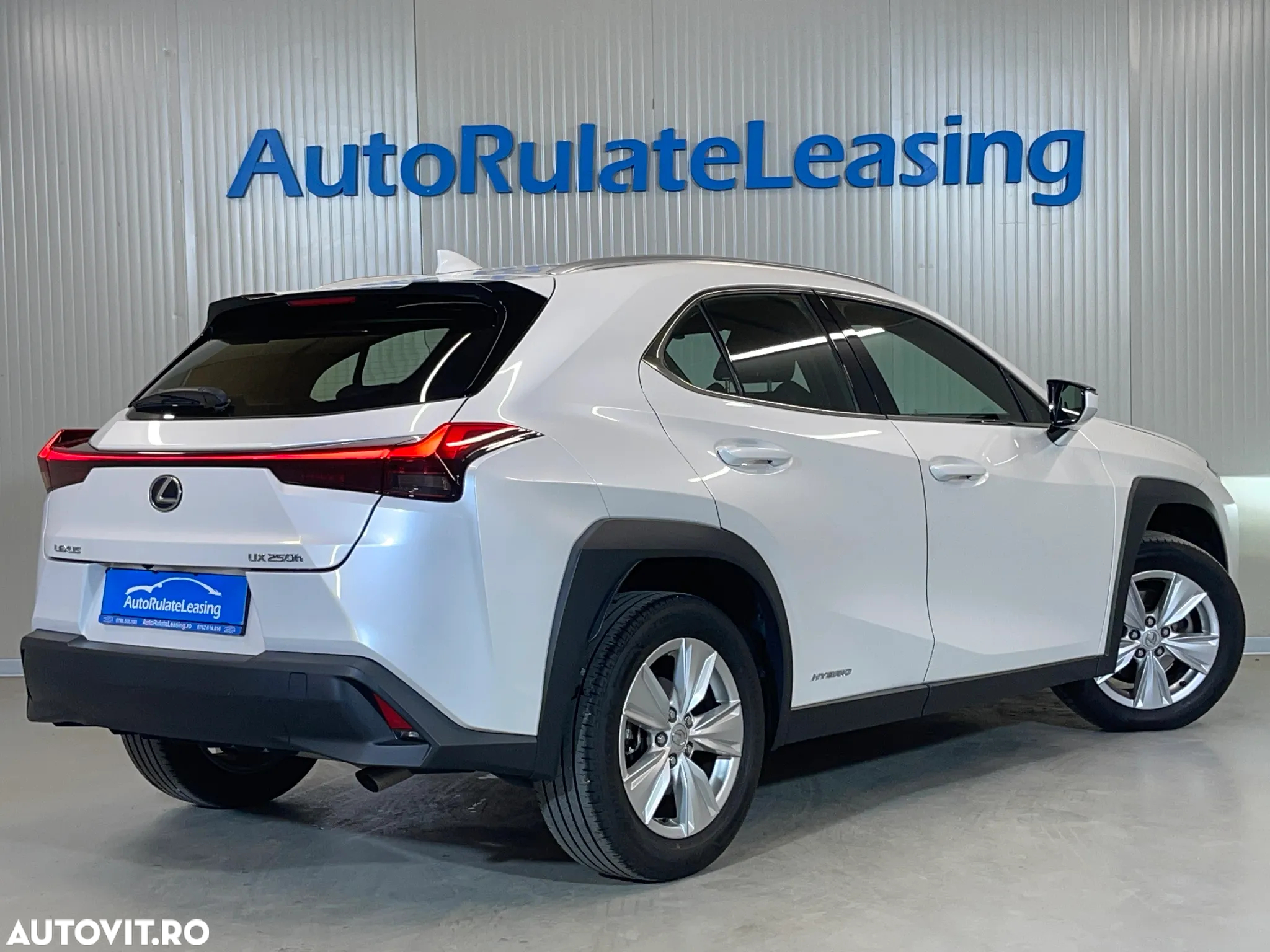 Lexus UX - 3