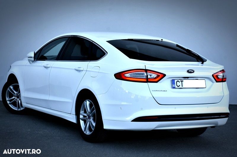 Ford Mondeo 2.0 TDCi Powershift - 11