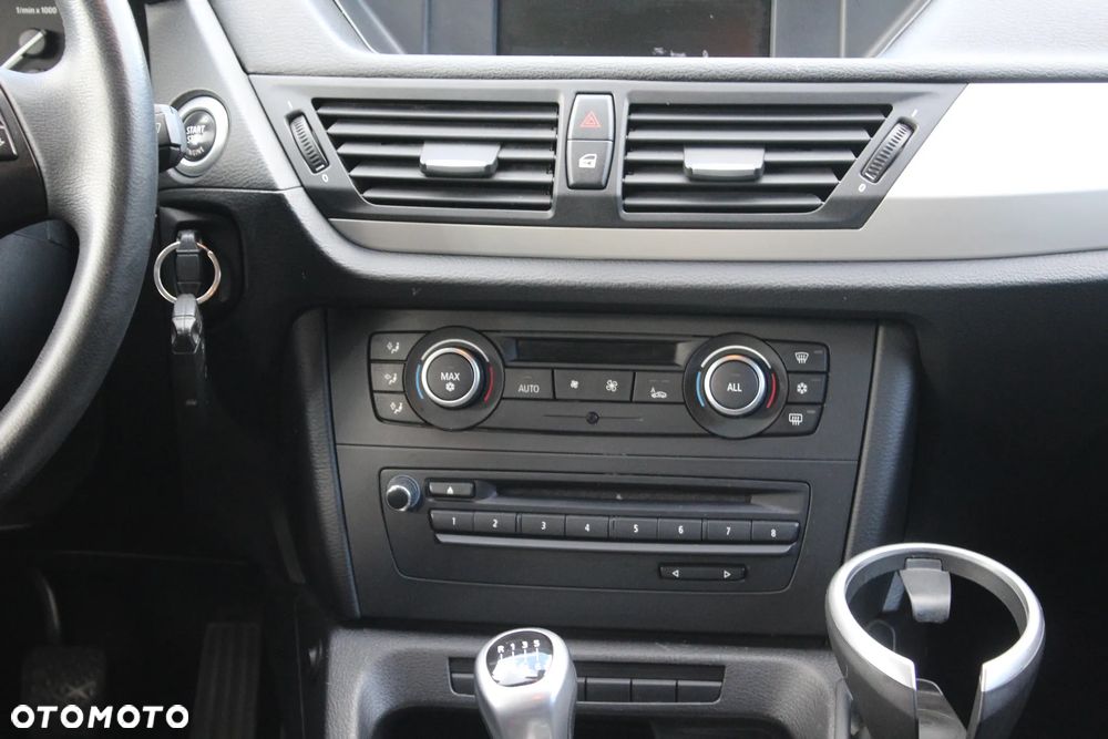 BMW X1 sDrive18i Sport Line - 22