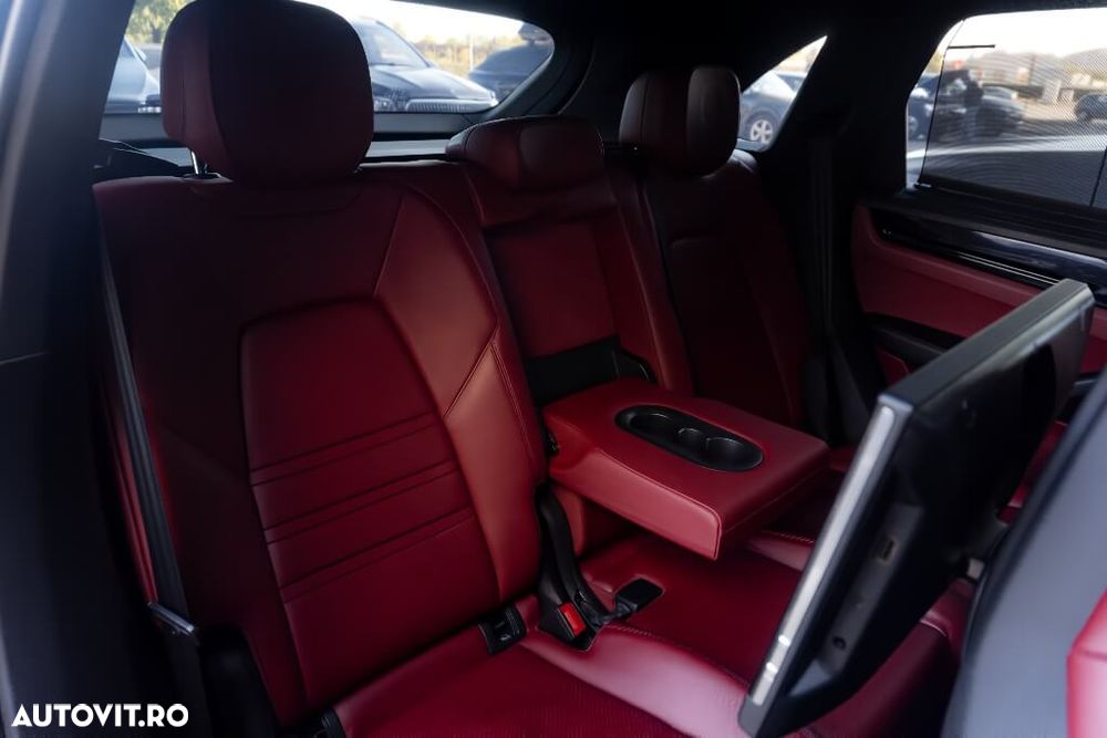 Porsche Cayenne - 36