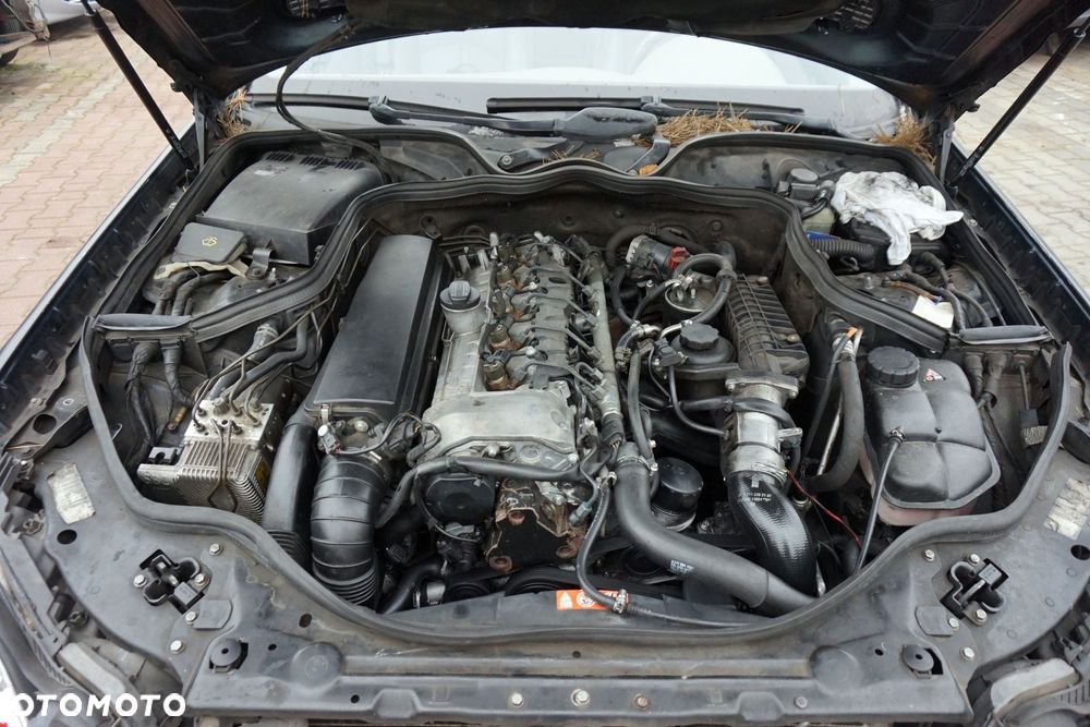 MERCEDES E-KLASA W211 SEDAN 2003 189 2.7 CDI OM647961 177KM 722640  ZIELONY na części - 9