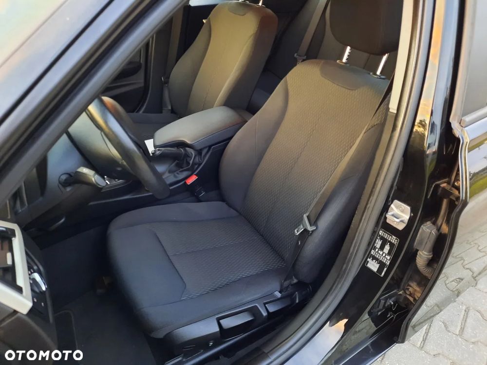 BMW Seria 3 318i Edition Luxury Line Purity - 18