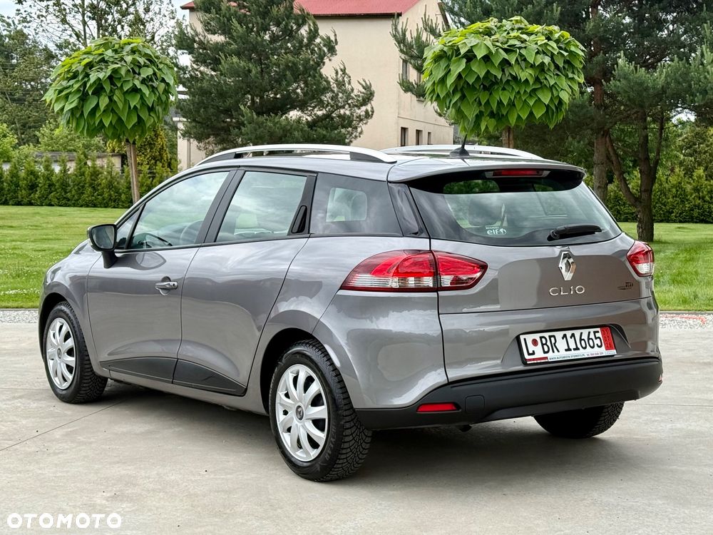Renault Clio 1.2 16V 75 Experience - 10