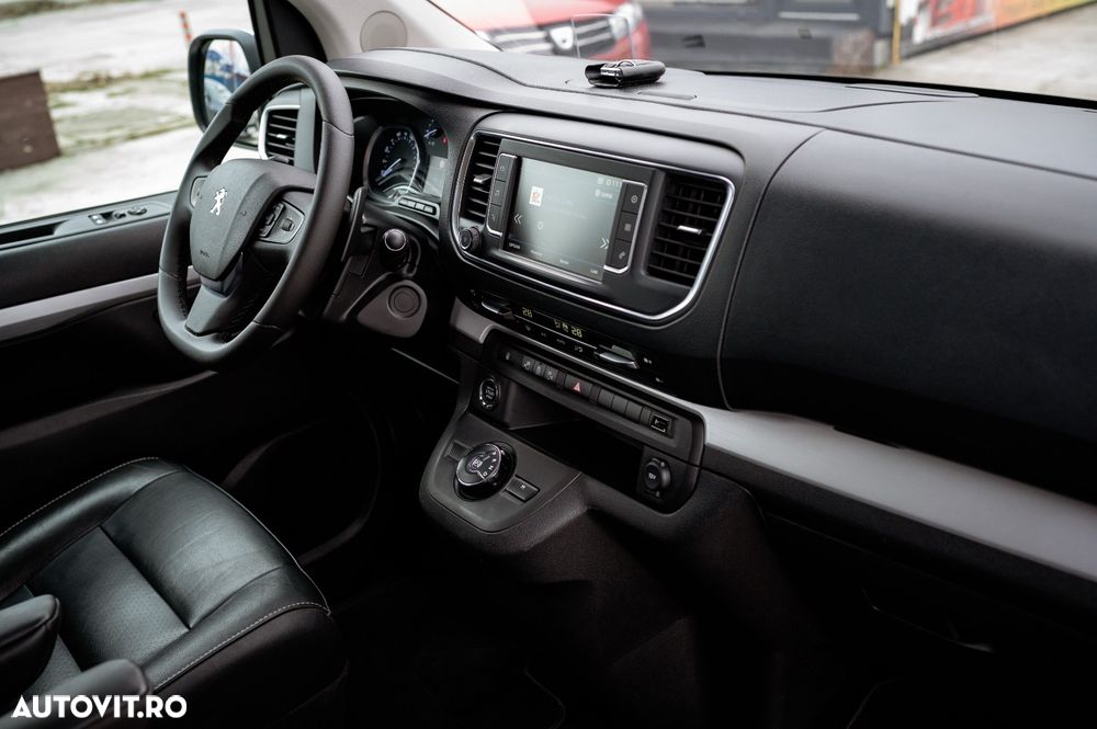 Peugeot Traveller - 8