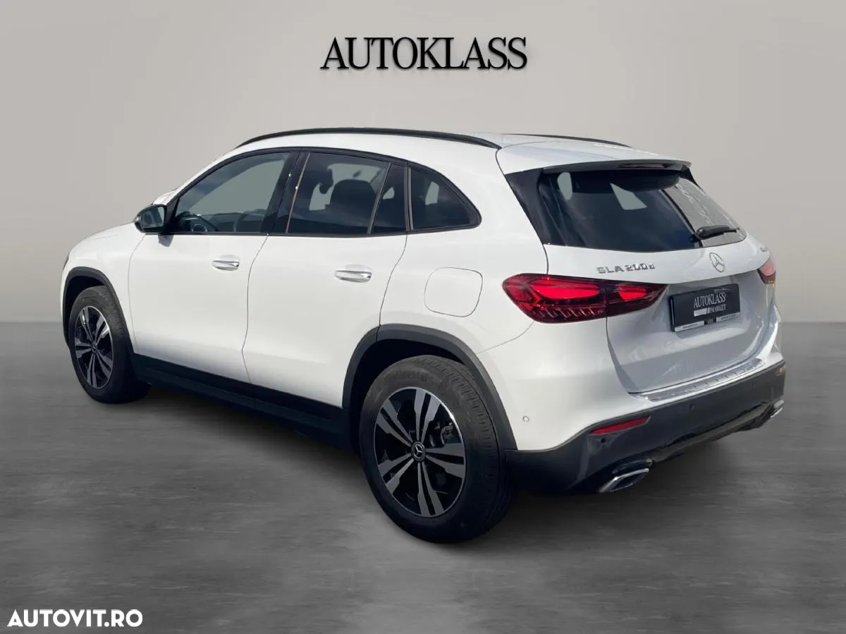 Mercedes-Benz GLA 200 d 4MATIC Aut. - 3