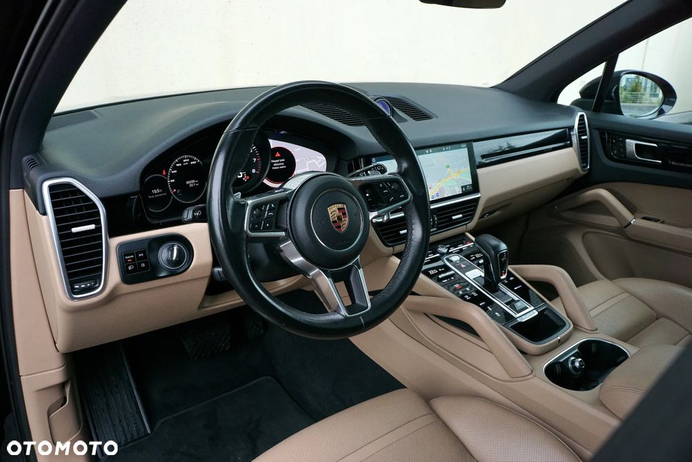 Porsche Cayenne Standard - 12