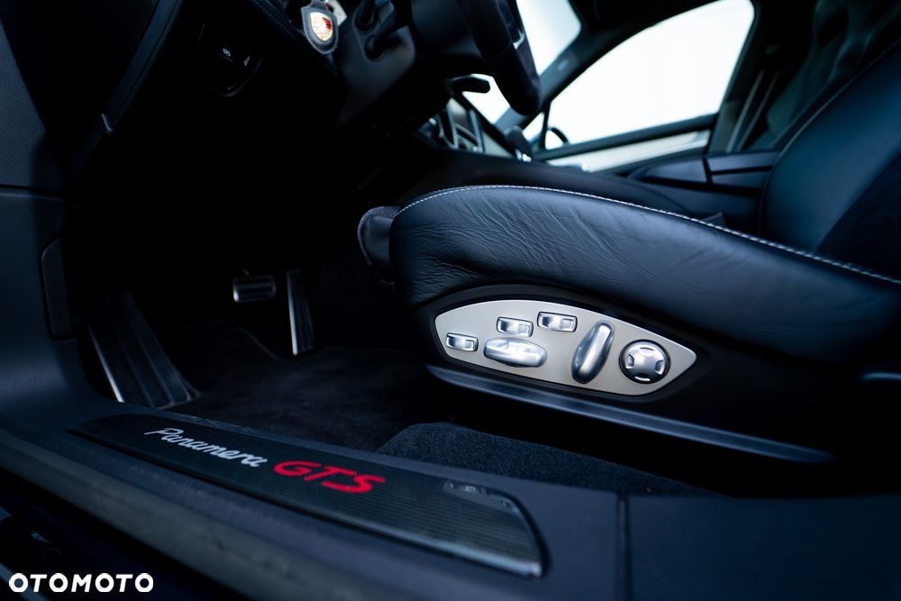 Porsche Panamera GTS PDK - 22