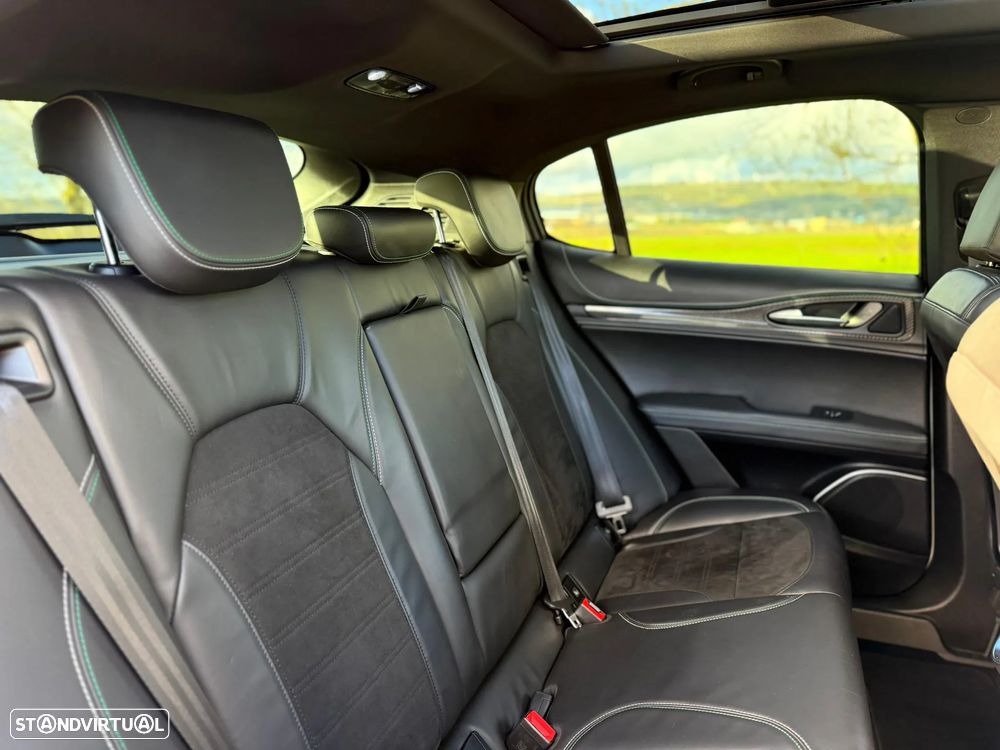 Alfa Romeo Stelvio V6 2.9 Bi-Turbo AT8-Q4 Quadrifoglio - 8