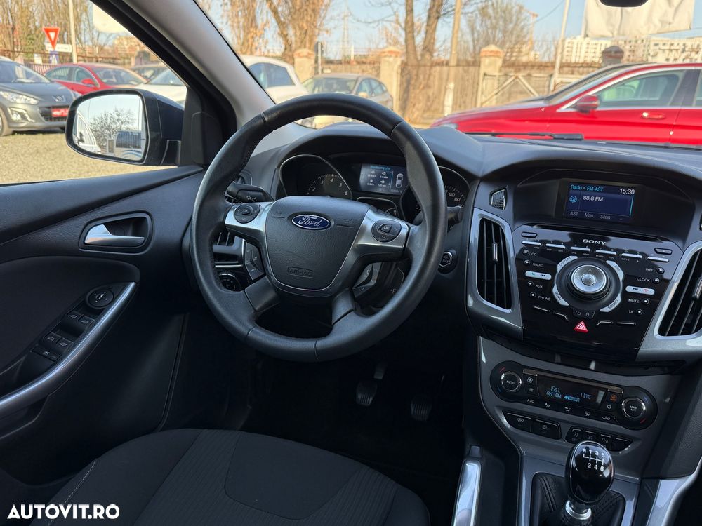 Ford Focus 1.6 EcoBoost Start-Stopp-System Titanium - 12