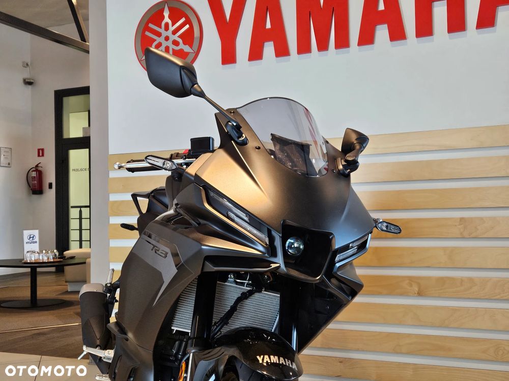 Yamaha R3 - 4