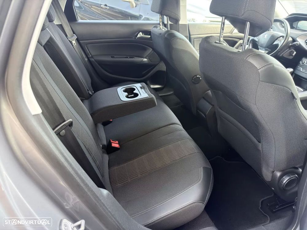 Peugeot 308 SW BlueHDi 130 Allure - 22