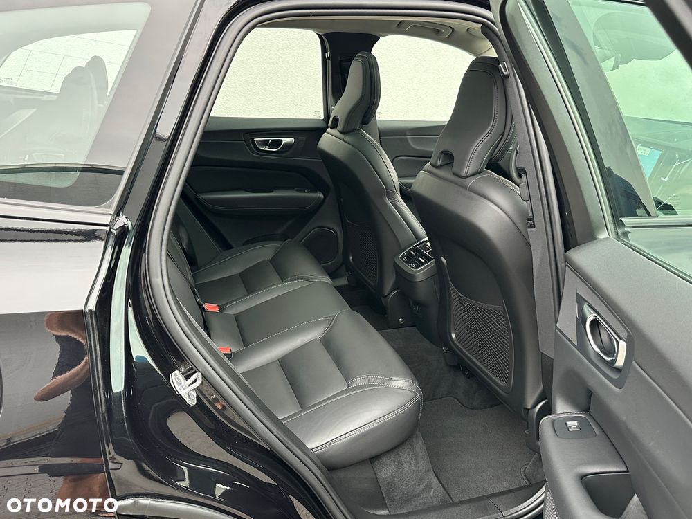 Volvo XC 60 B4 D AWD Geartronic RDesign - 25