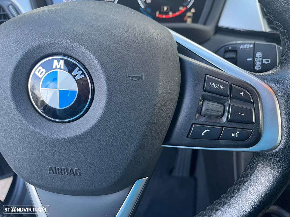 BMW X1 16 d sDrive Auto Line Sport - 24
