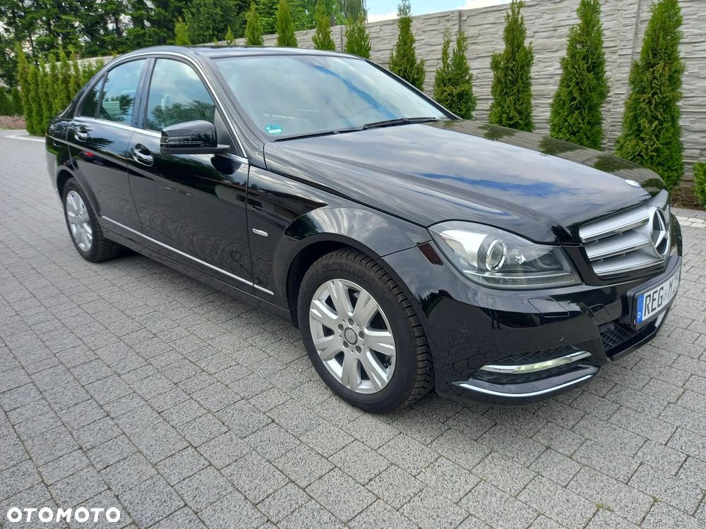 Mercedes-Benz Klasa C 200 CGI BlueEFFICIENCY Avantgarde - 14