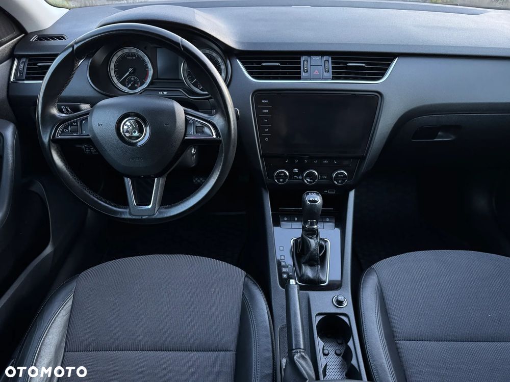 Skoda Octavia 2.0 TDI SCR 4x4 Style DSG - 10