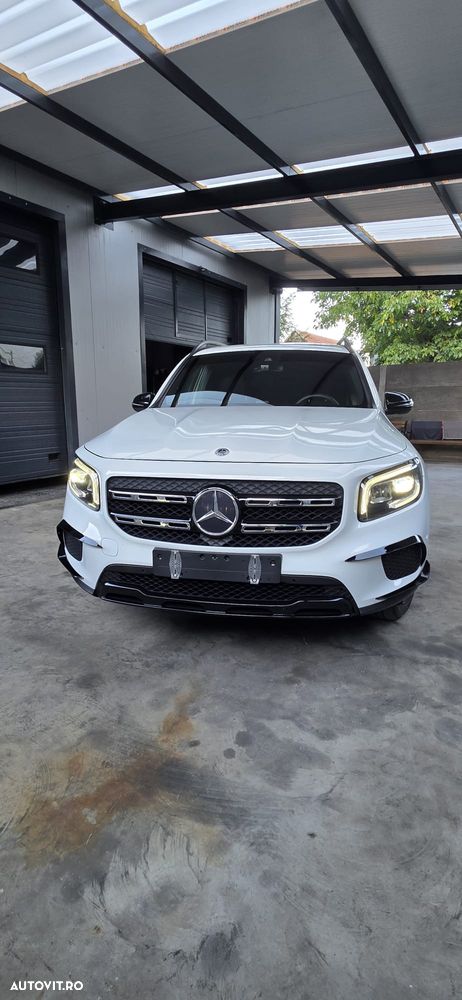 Mercedes-Benz GLB - 1