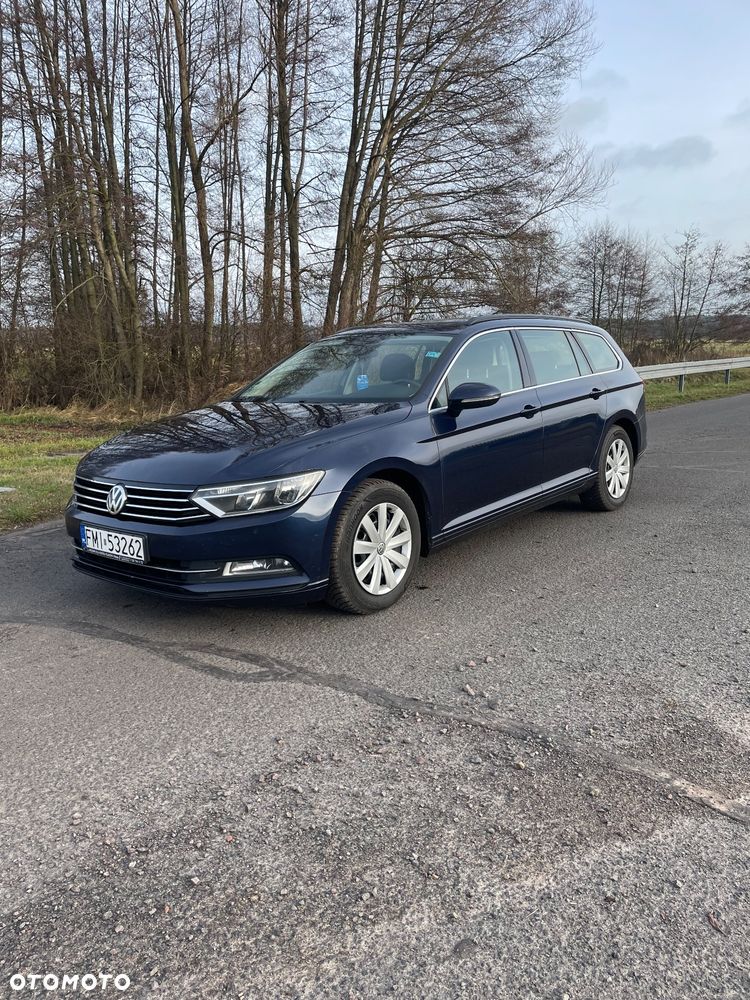Volkswagen Passat - 1