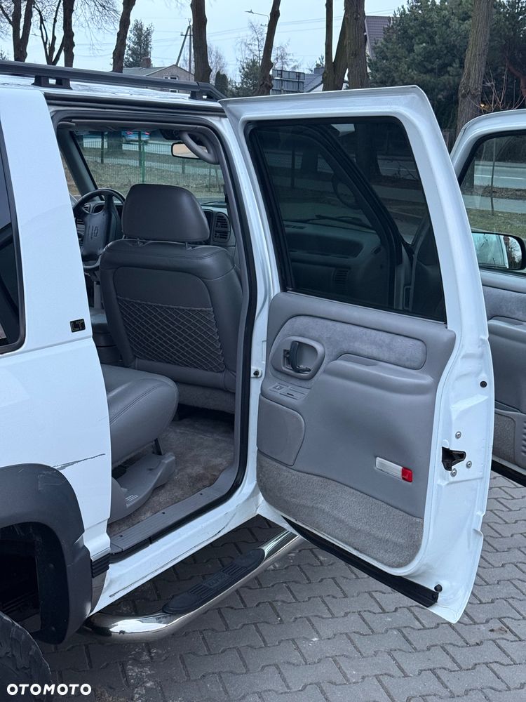Chevrolet Suburban - 40