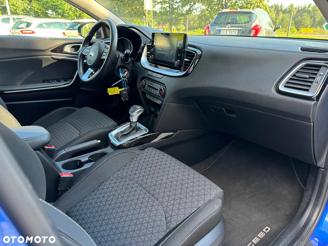 Kia Ceed 1.4 T-GDI DCT OPF Platinum Edition - 37